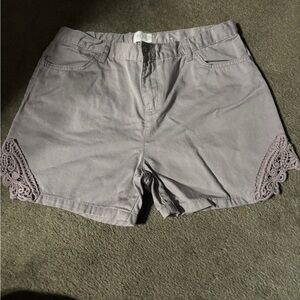 Place Women's Lavender Shorts with Lace Trim